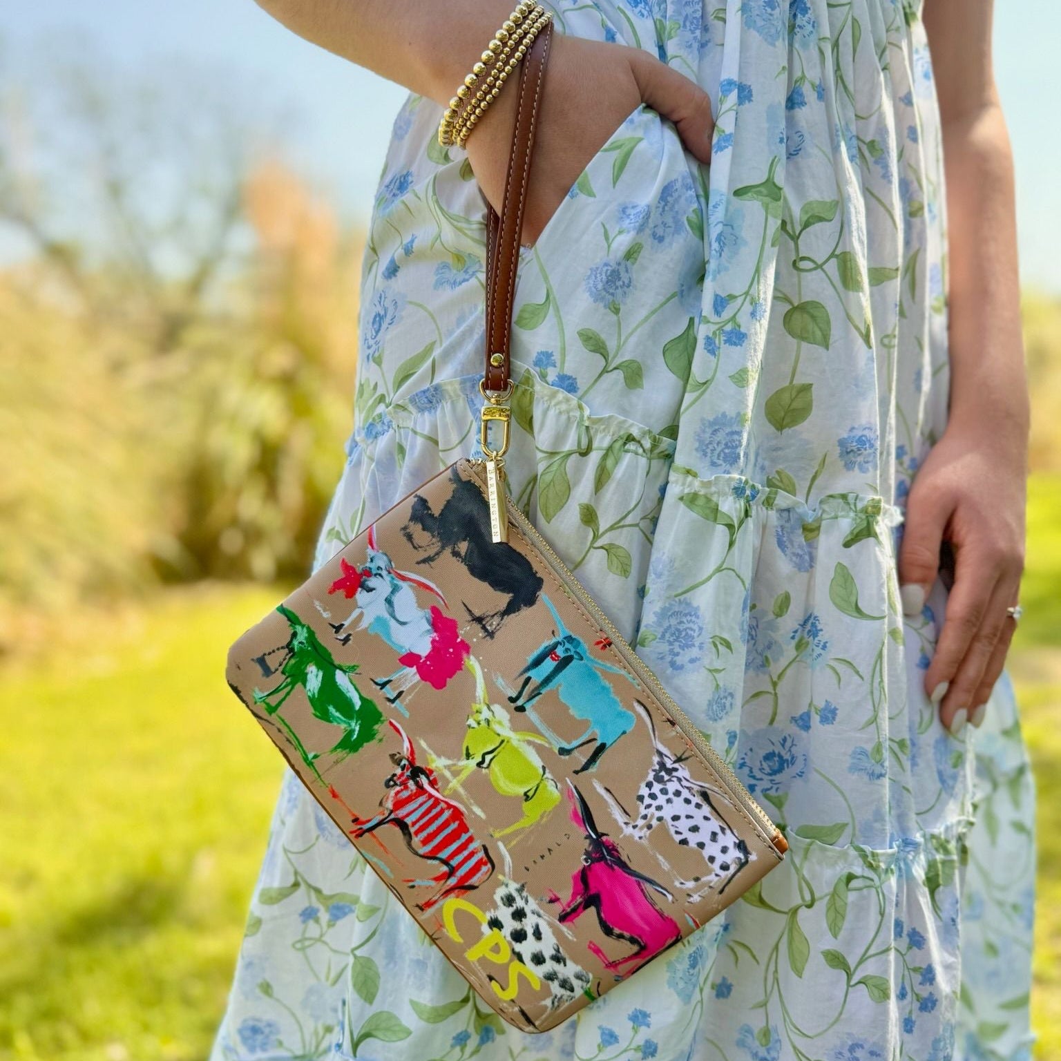 Everyday Essentials Pouch With Wristlet × Drawbertson